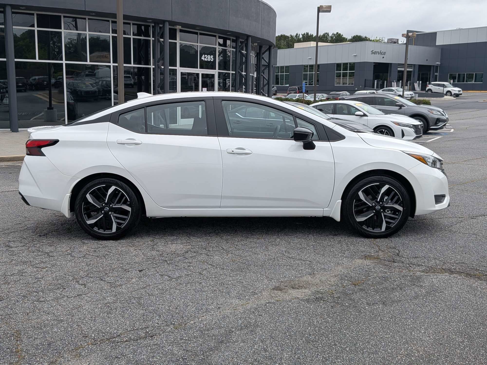 Certified Used 2025 White Nissan 1.6 SR image 2
