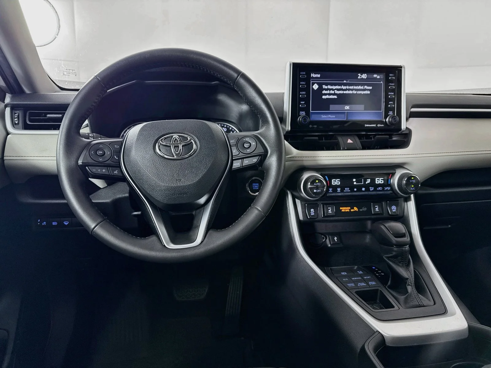Certified Used 2020 Silver Toyota XLE image 22