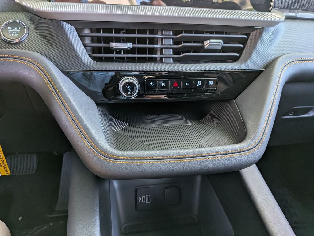 New 2026 Carbonized Gray Metallic Ford Tremor® image 37