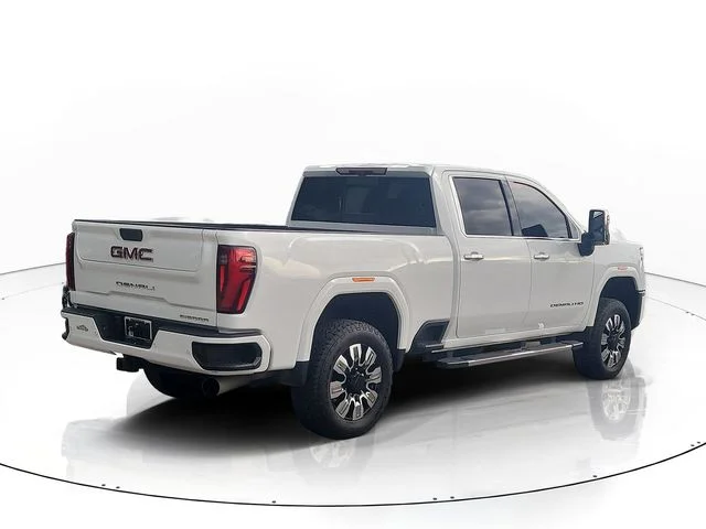 Used 2025 White GMC Denali image 5
