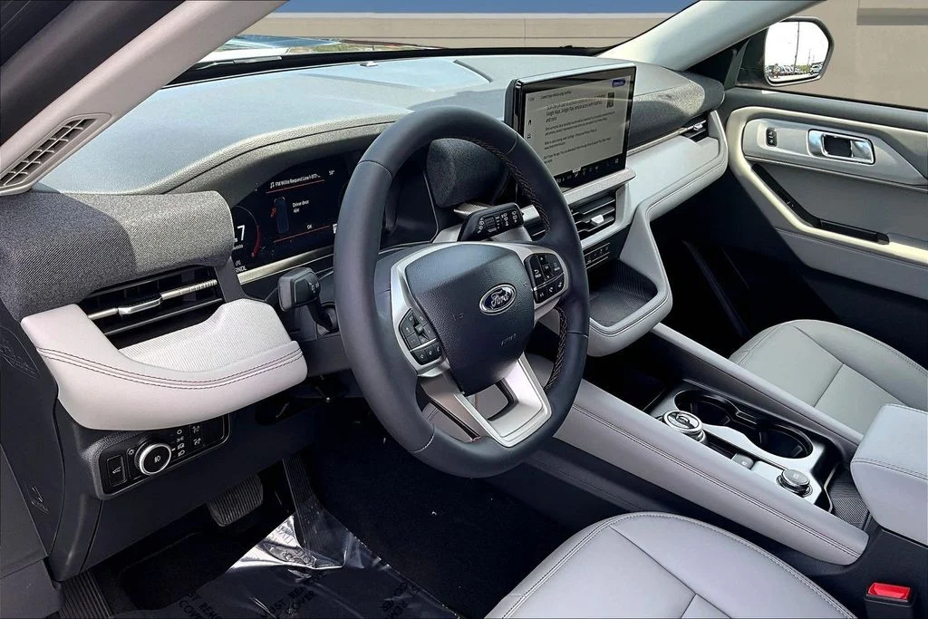 2026 Ford Explorer Active - Photo 7