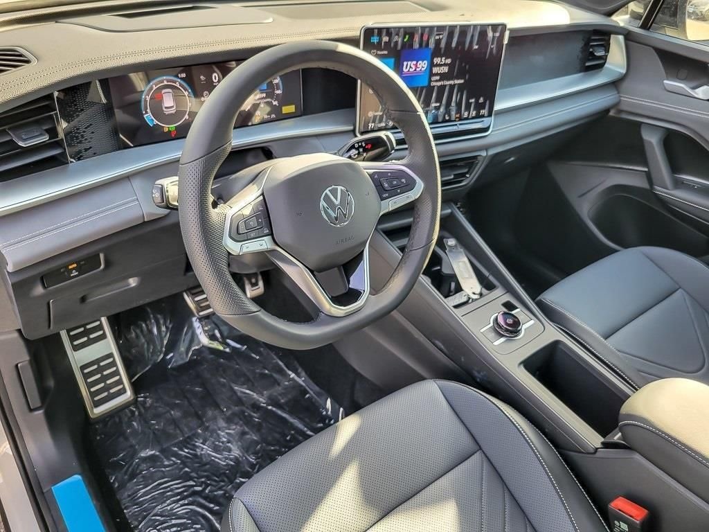New 2026 Platinum Gray Metallic Volkswagen 2.0T SE R-Line Black image 10