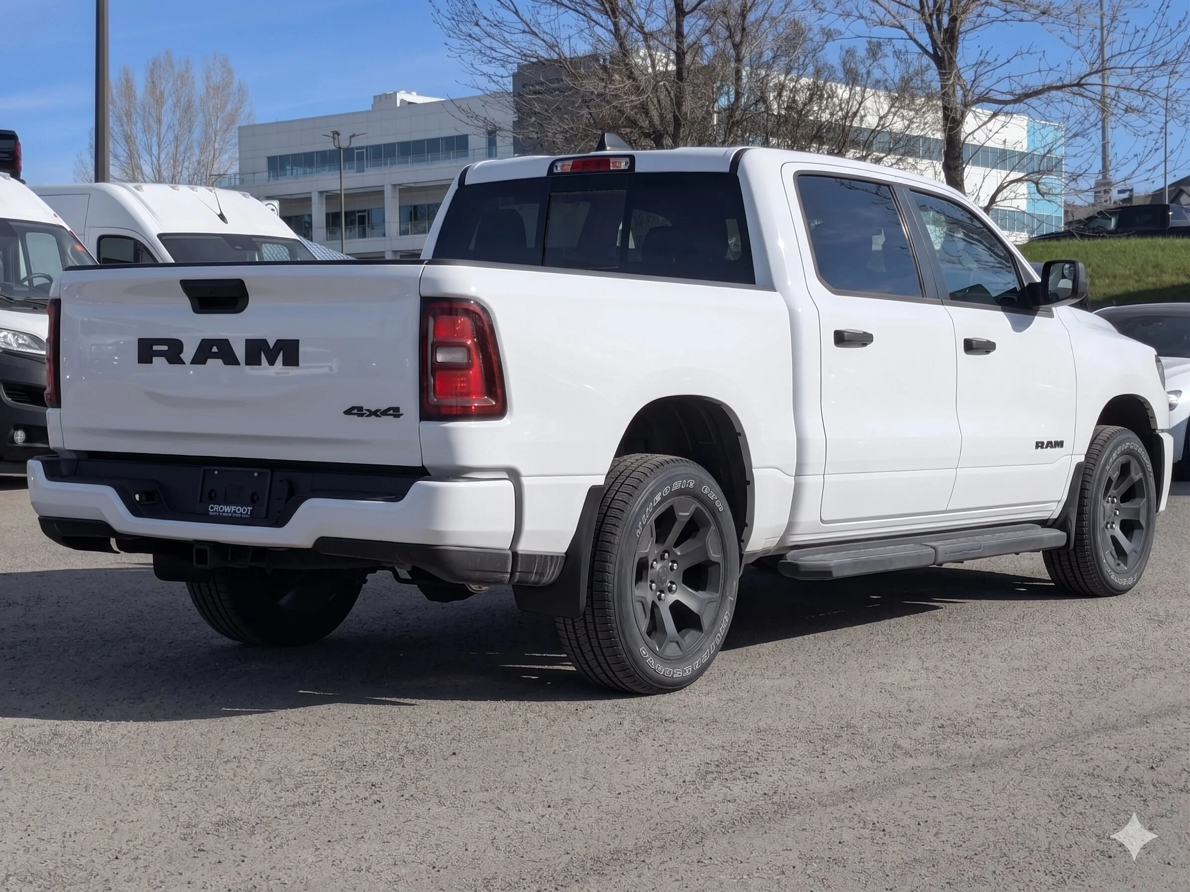 New 2026 White RAM Express - 3.6L Pentastar VVT V6 engine with eTorque - BLACK EXPRESS EDITION image 8