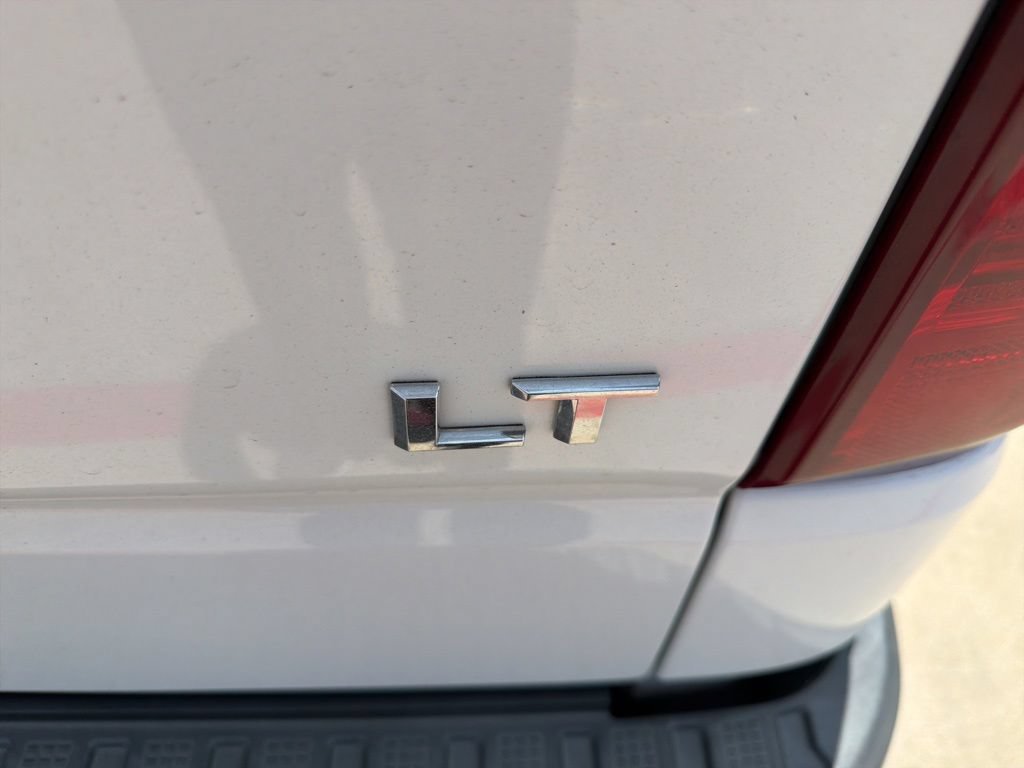 Used 2019 SUMMIT WHITE Chevrolet LT image 3