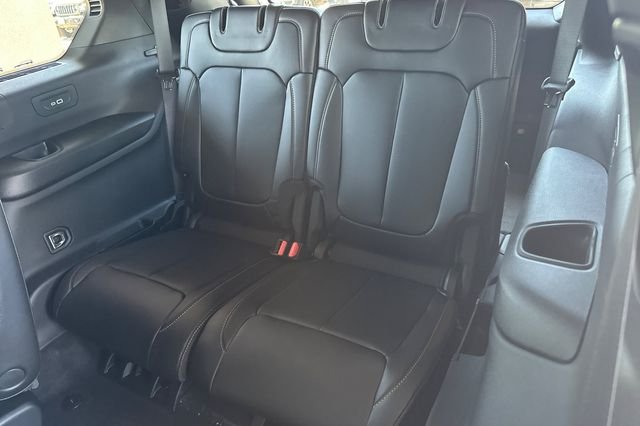 New 2026 Bright White Clear-Coat Exterior Paint Jeep  image 14