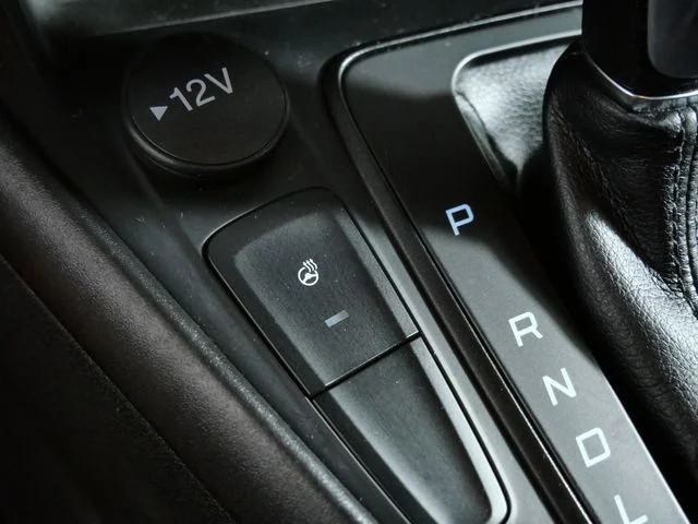 Used 2018 Red Ford SE image 23