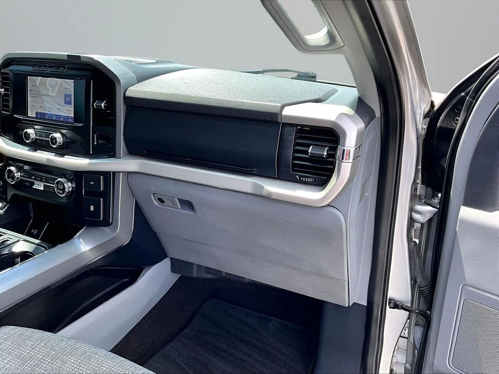 Used 2021 Silver Ford XLT image 16