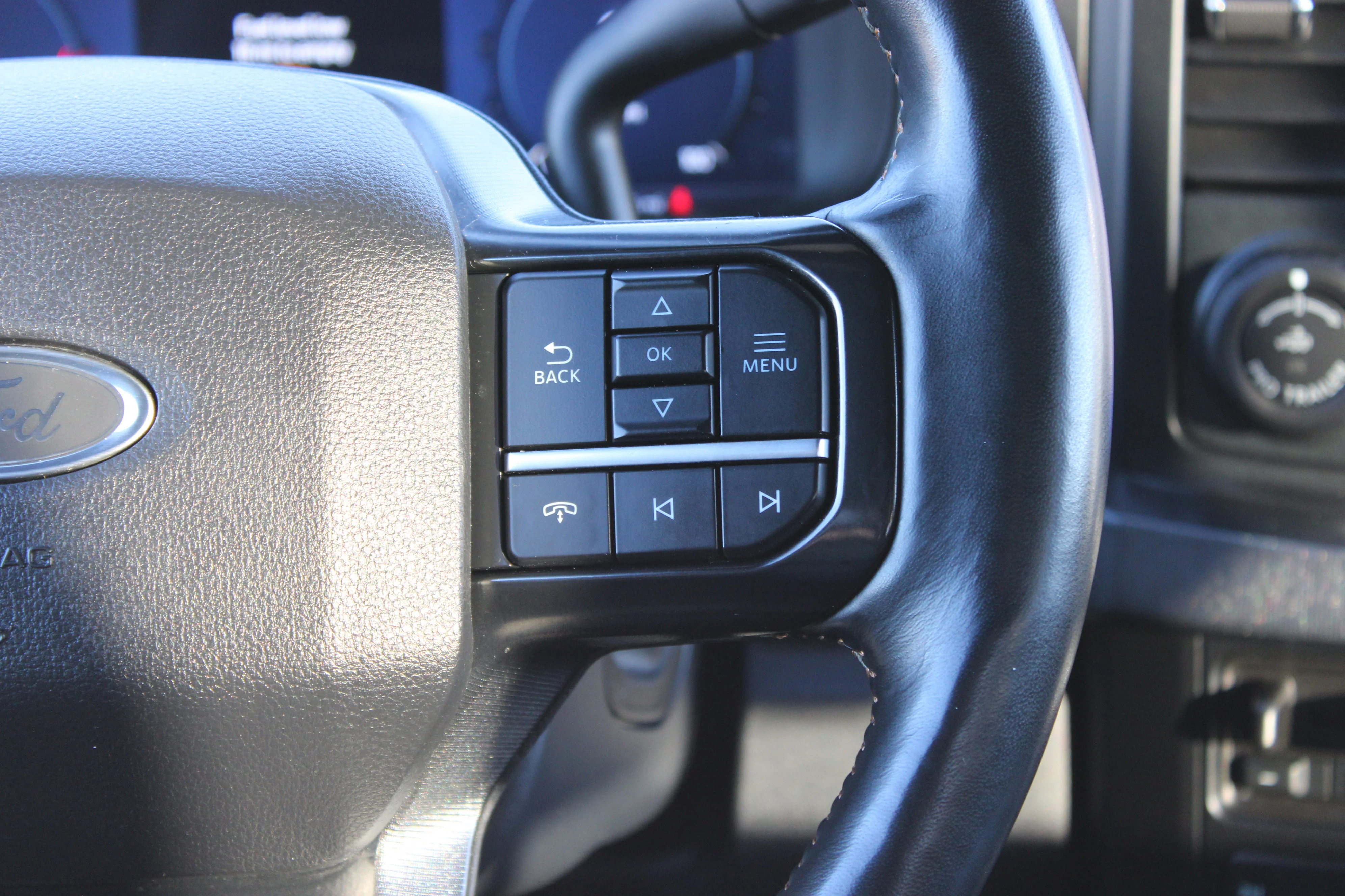 Used 2024 Agate Black Metallic Ford Platinum image 25