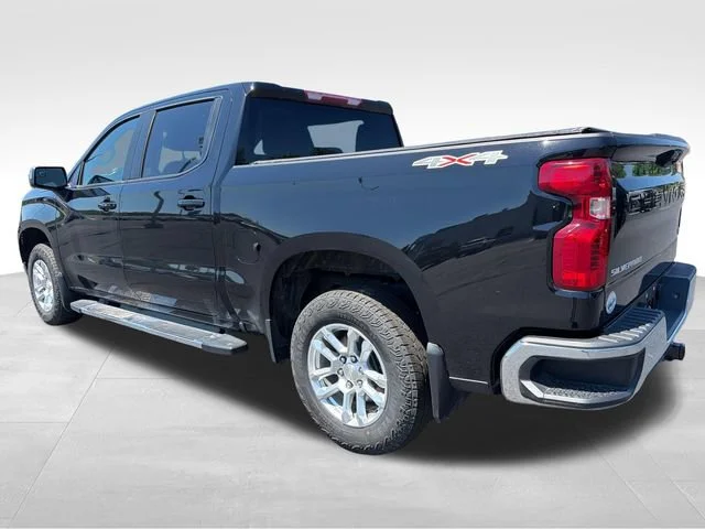 Used 2023 Black Chevrolet LT image 3