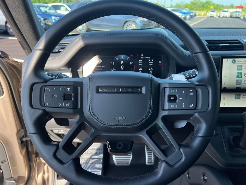 Used 2025 Brown Land Rover OCTA image 17