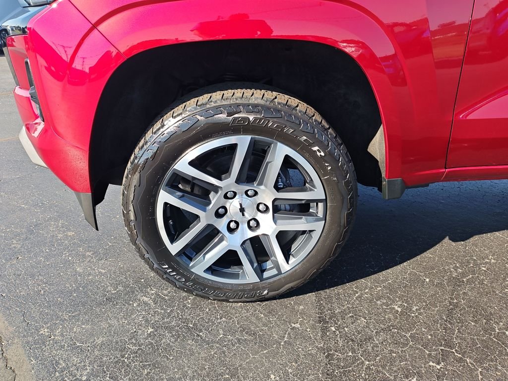 Used 2023 Red Chevrolet Z71 image 10