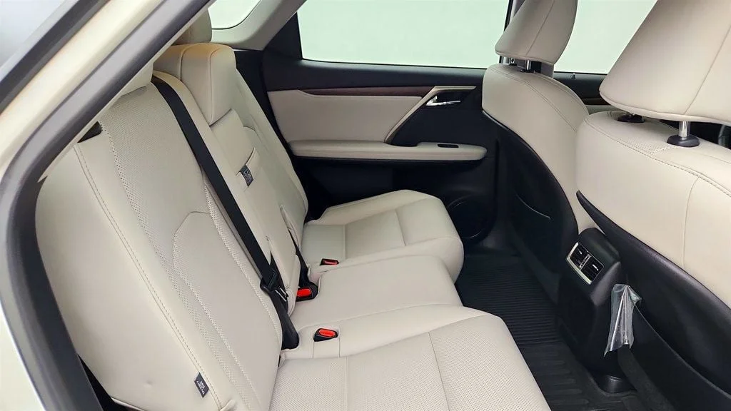 Used 2022 Eminent White Pearl Lexus RX 350L AWD w/ Premium Package & Heated/Ventilated Seats image 23