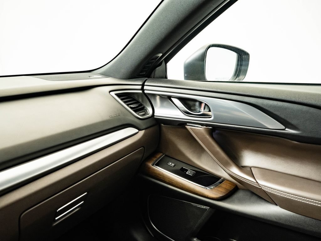 Used 2020 Machine Gray Metallic Mazda Signature image 41