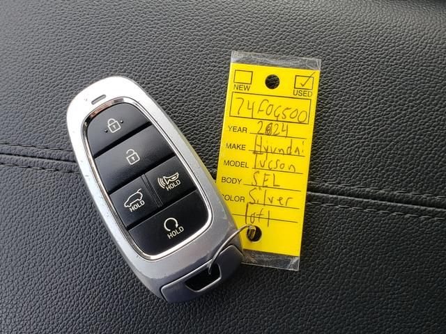 Used 2024 Silver Hyundai SEL image 25