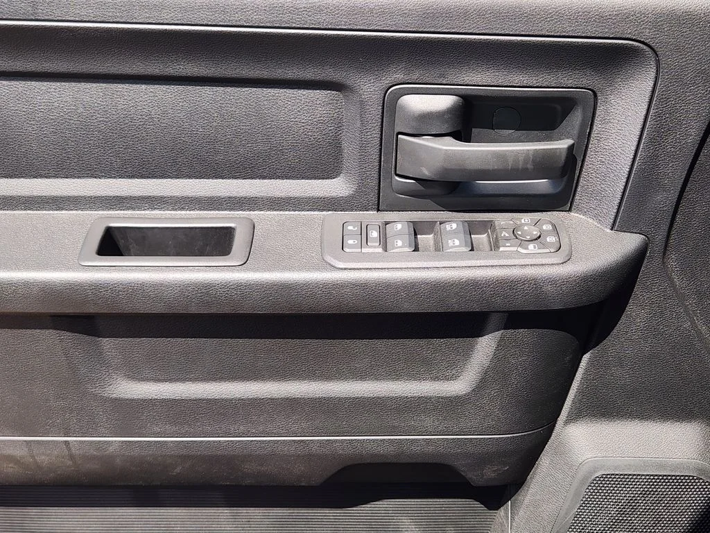 New 2026 Molten Red Pearlcoat RAM Tradesman image 17