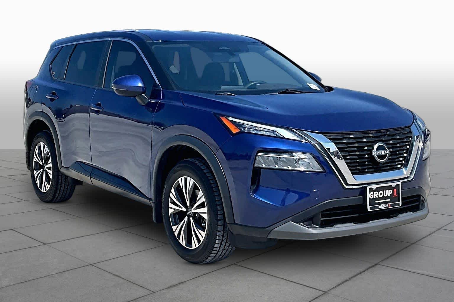Used 2023 Caspian Blue Metallic Nissan SV image 5