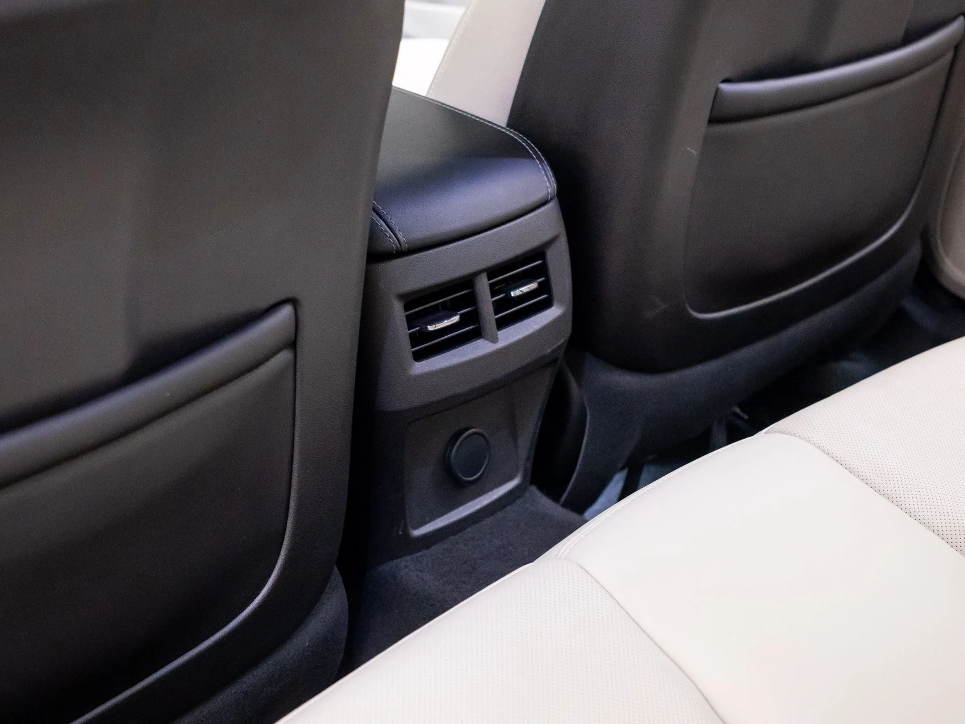 Used 2022 Gray Cadillac Premium Luxury image 18
