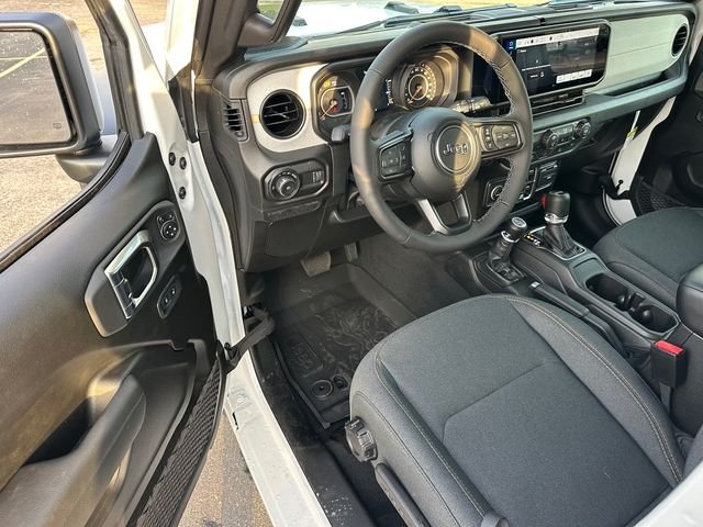 New 2026 Bright White Clear-Coat Exterior Paint Jeep Sport S image 28