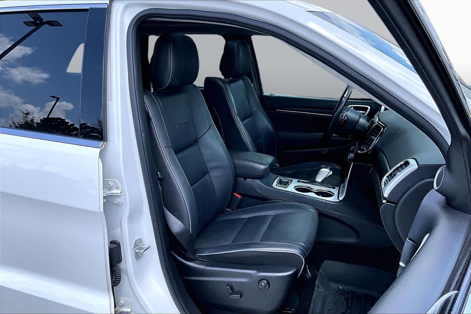 Used 2020 Bright White Clearcoat Jeep Summit image 9