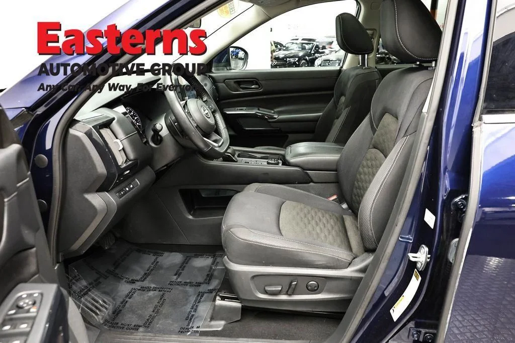 Used 2023 Blue Nissan SV image 16