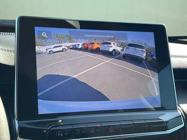 New 2026 White/off-white Jeep Latitude image 33
