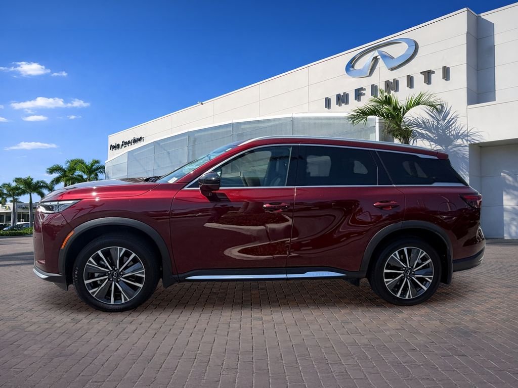 Used 2026 Red INFINITI LUXE image 4