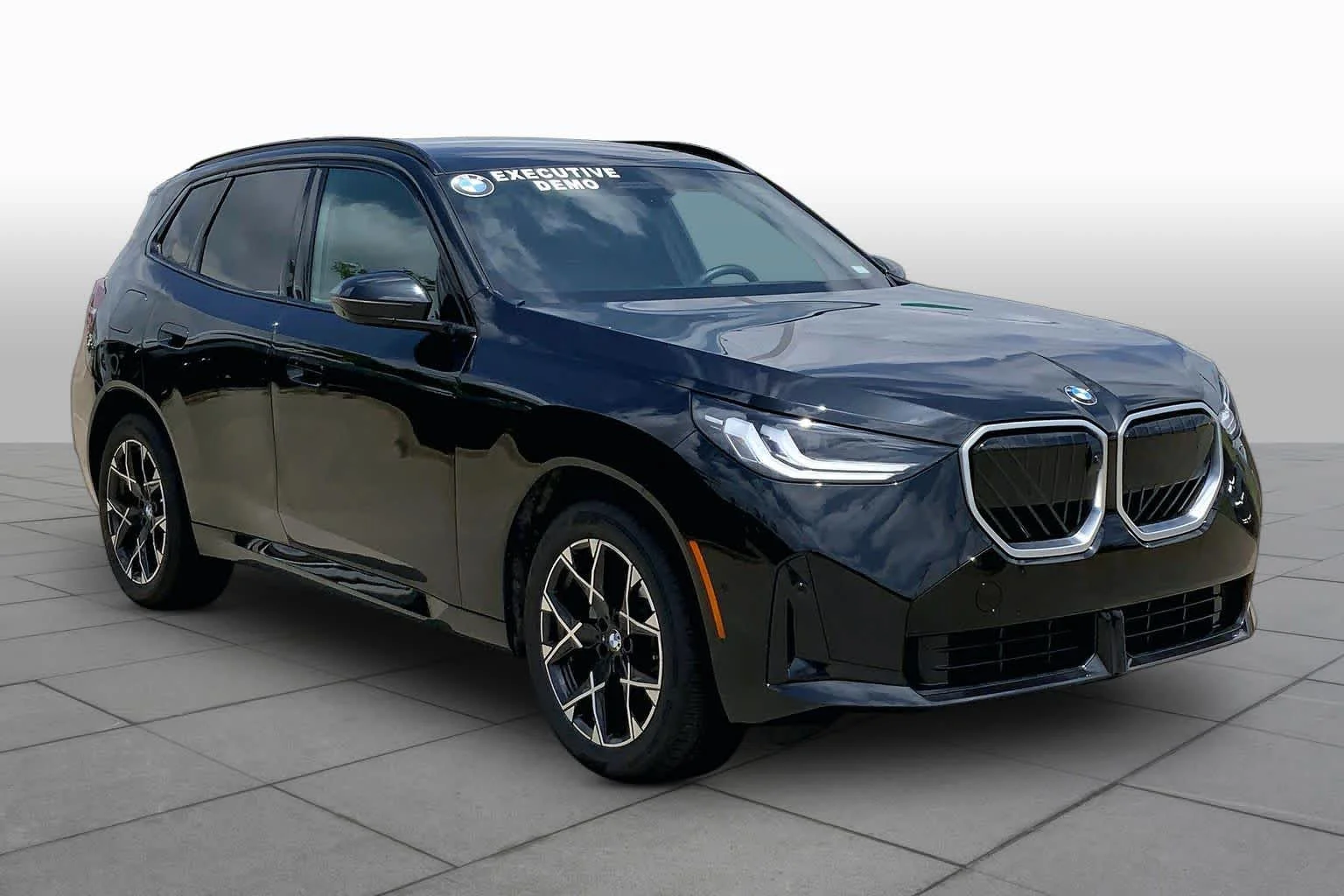 New 2025 Black Sapphire Metallic BMW 30 xDrive image 2