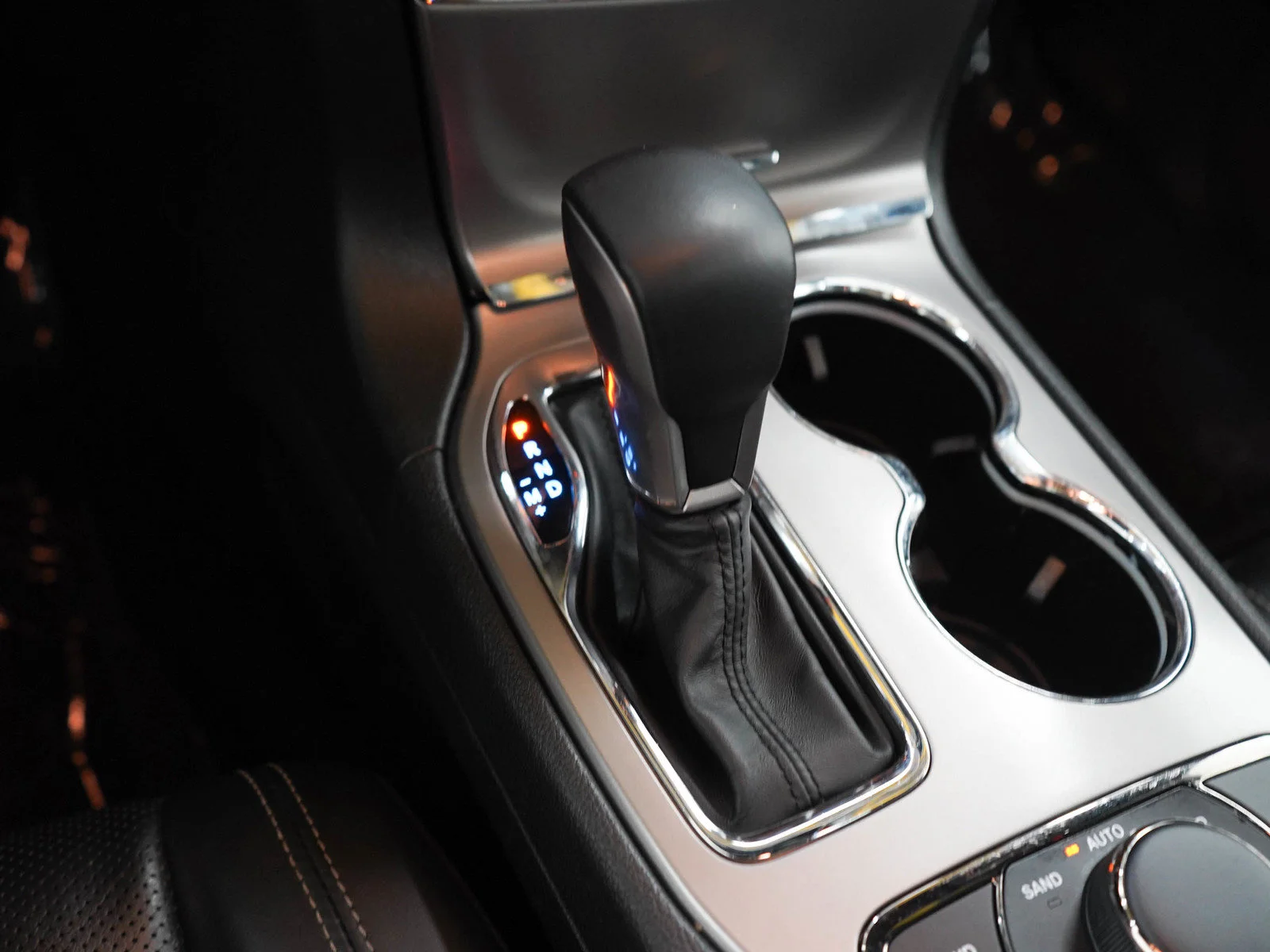 Used 2021 Diamond Black Crystal Pearlcoat Jeep Limited image 23