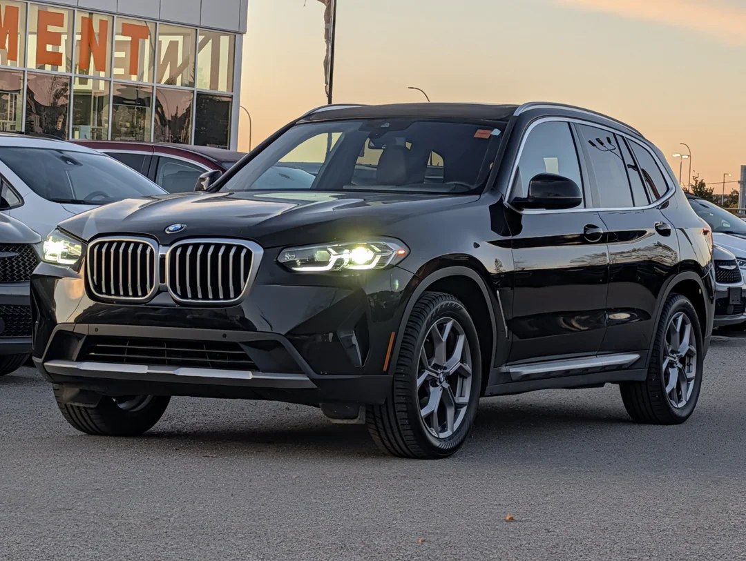 Used 2024 Black BMW xDrive30i - - Turbo I-4 - AWD - Sport Seats - Digital Cluster - Apple CarPlay & More! image 4
