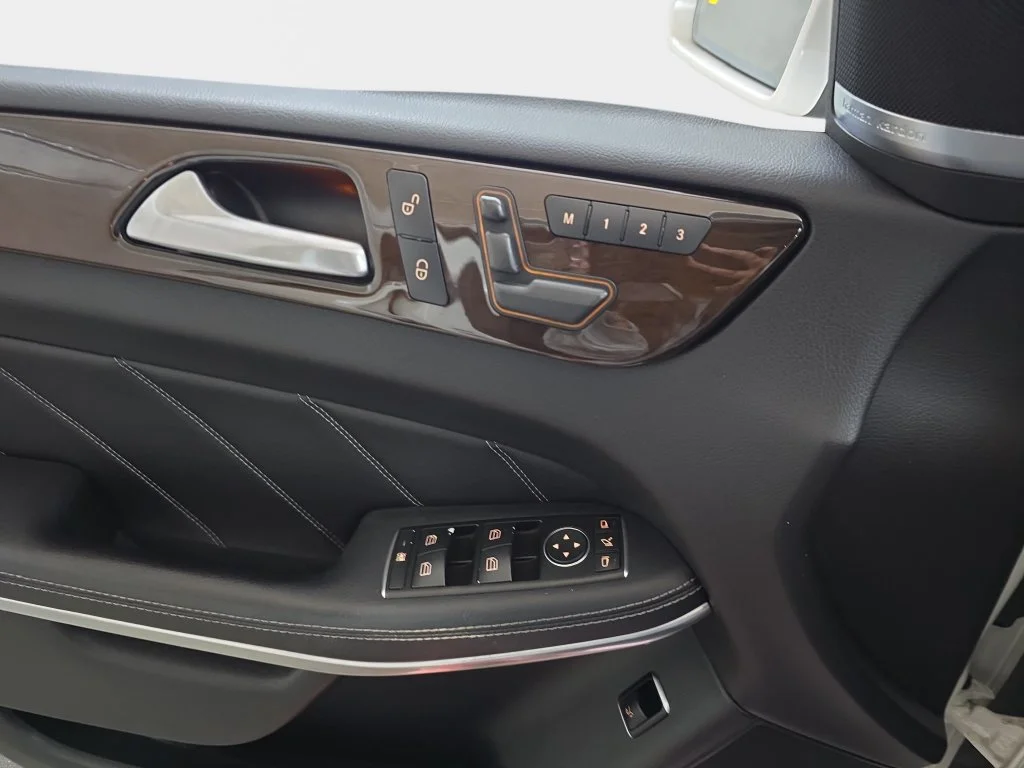 Used 2014  Mercedes-Benz GL 450 image 27