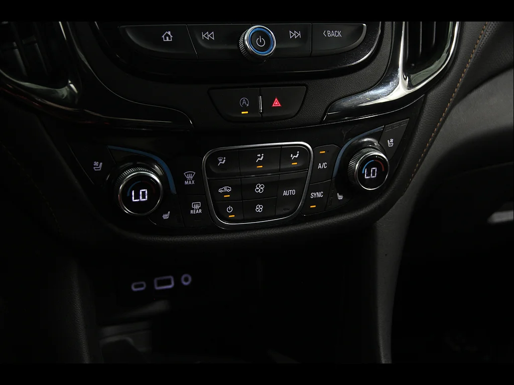 Used 2024 Iridescent Pearl Tricoat Chevrolet Premier image 14