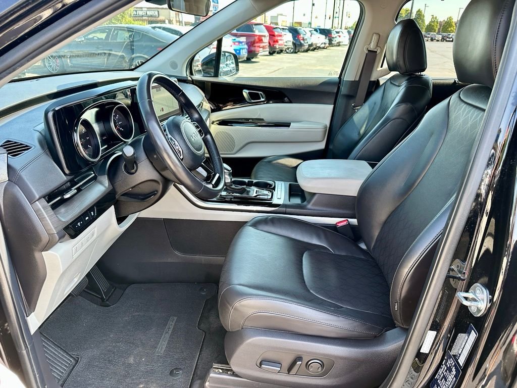 Used 2024 Black Kia EX image 12