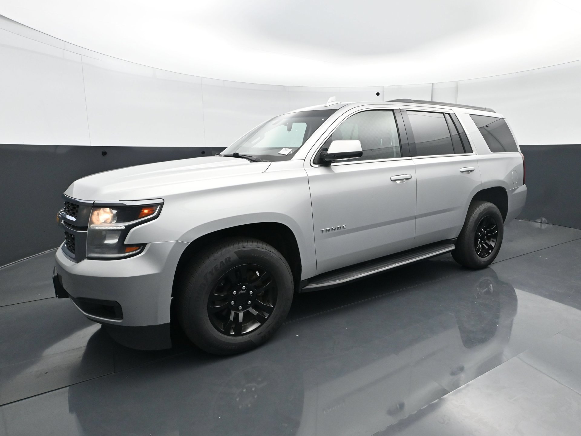 Used 2019 Chevrolet Tahoe LS with VIN 1GNSKAKC8KR133420 for sale in White Bear Lake, Minnesota
