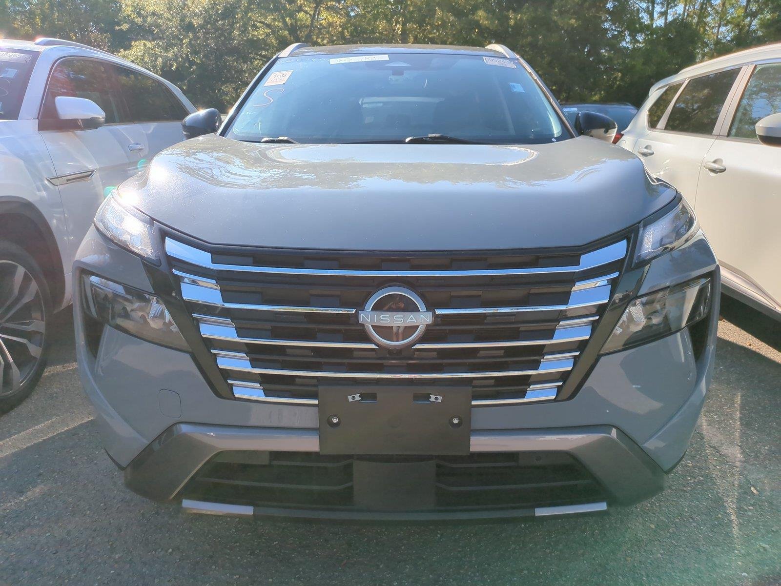Used 2024 Boulder Gray Pearl/Super Black Nissan SL image 7