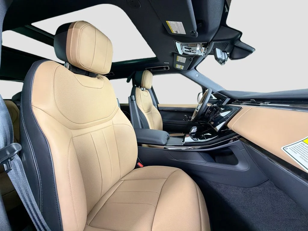 New 2026 Santorini Black Land Rover Dynamic SE image 30