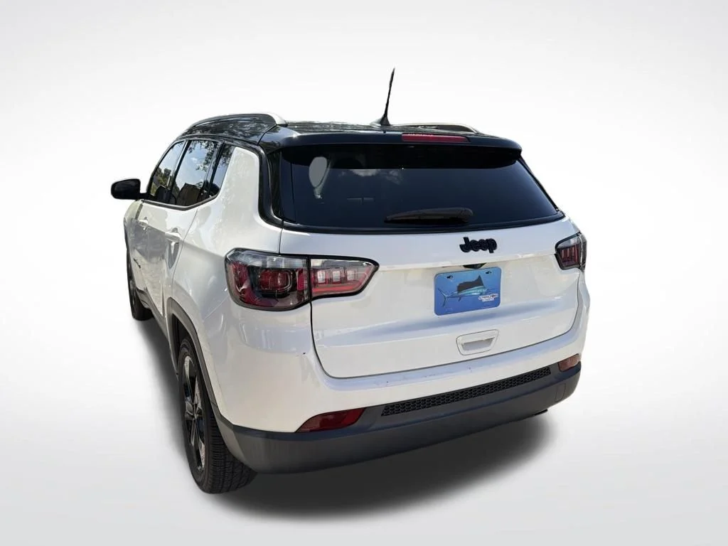 Used 2020 White Clearcoat Jeep Latitude image 6