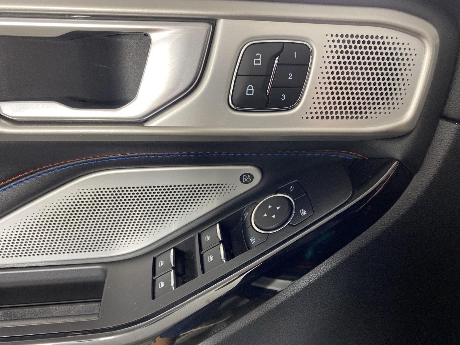 Used 2023 Star White Metallic Tri-Coat Ford ST image 15