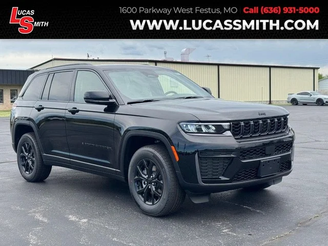 2026 Jeep Grand Cherokee Laredo Altitude