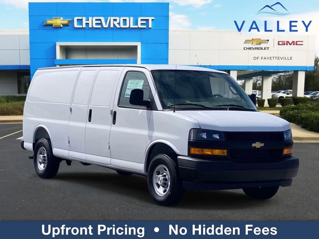 2026 Chevrolet Express 3500 Extended Work Van's photo
