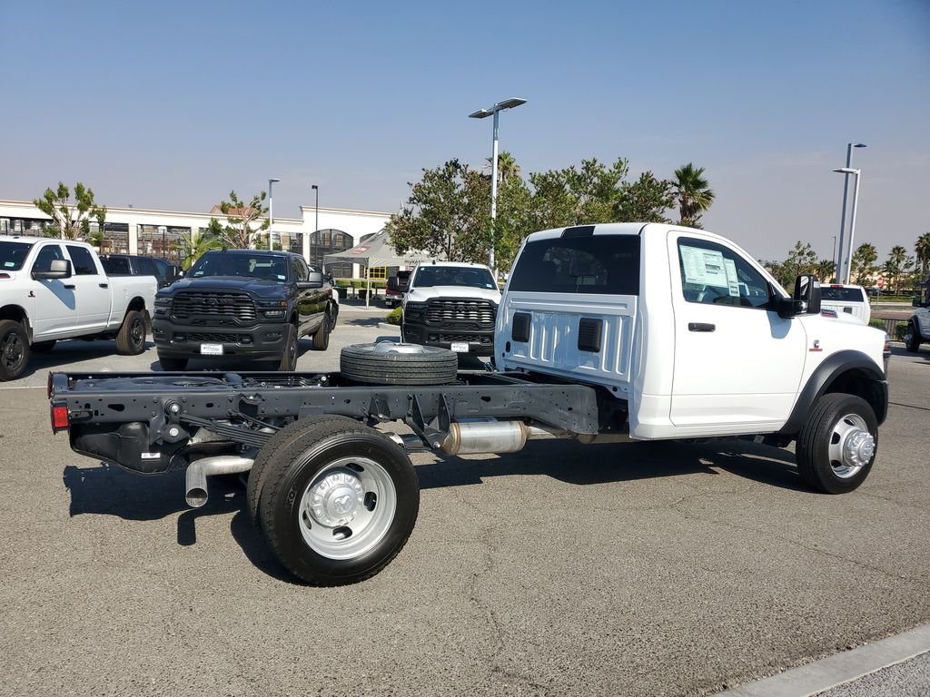 New 2025 Bright White Clear-Coat Exterior Paint RAM Tradesman image 3
