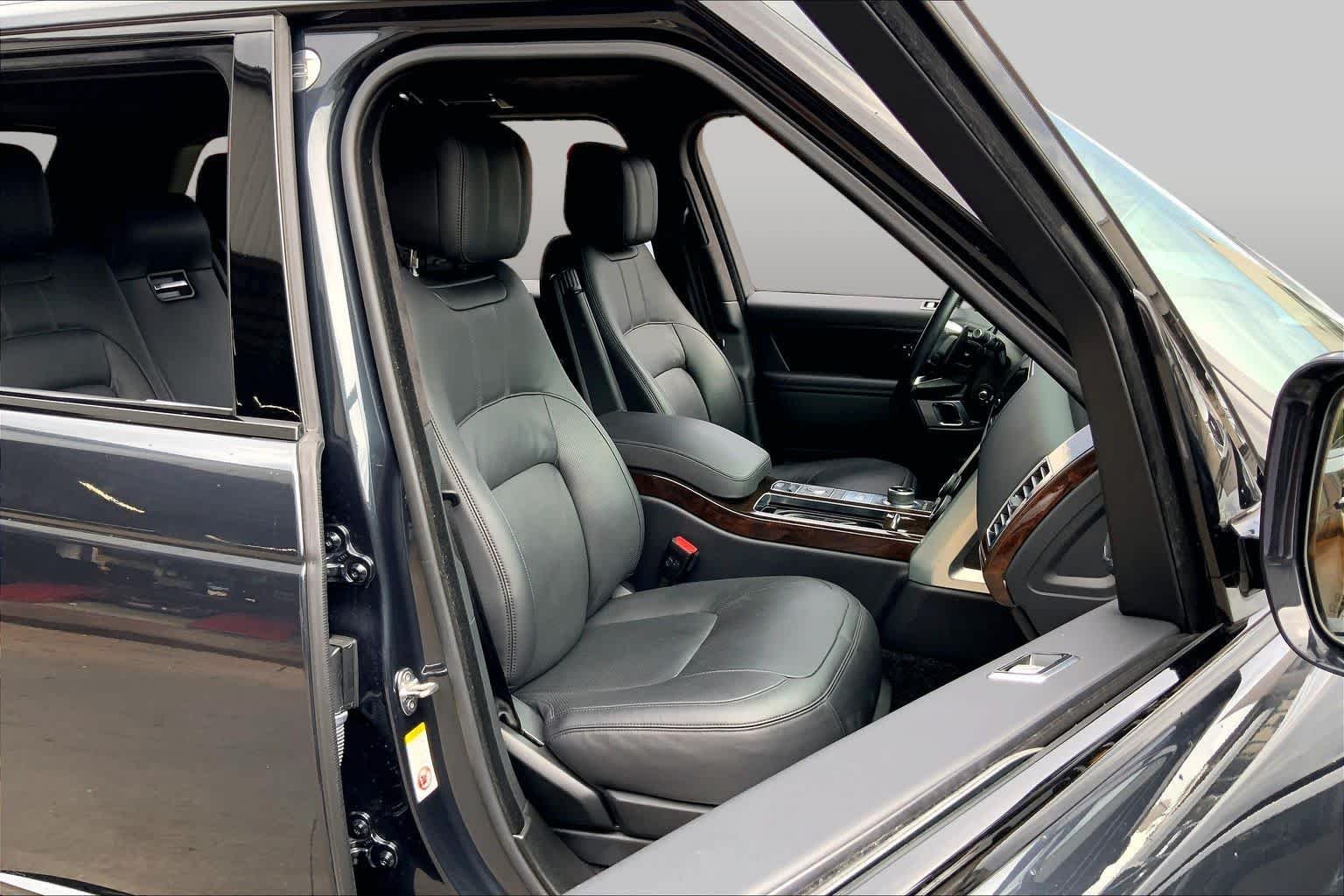 Used 2020 Santorini Black Metallic Land Rover P525 HSE image 8