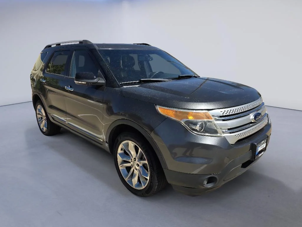 Used 2015 Magnetic Metallic Ford XLT image 7
