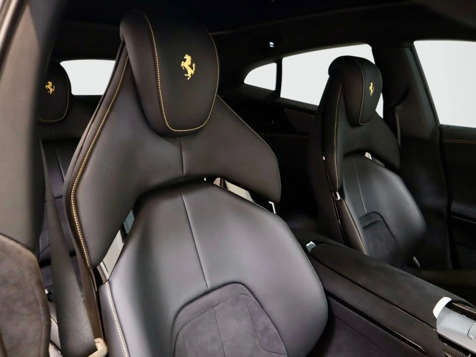 Certified Used 2024 Grigio Titanio Metall Ferrari  image 19