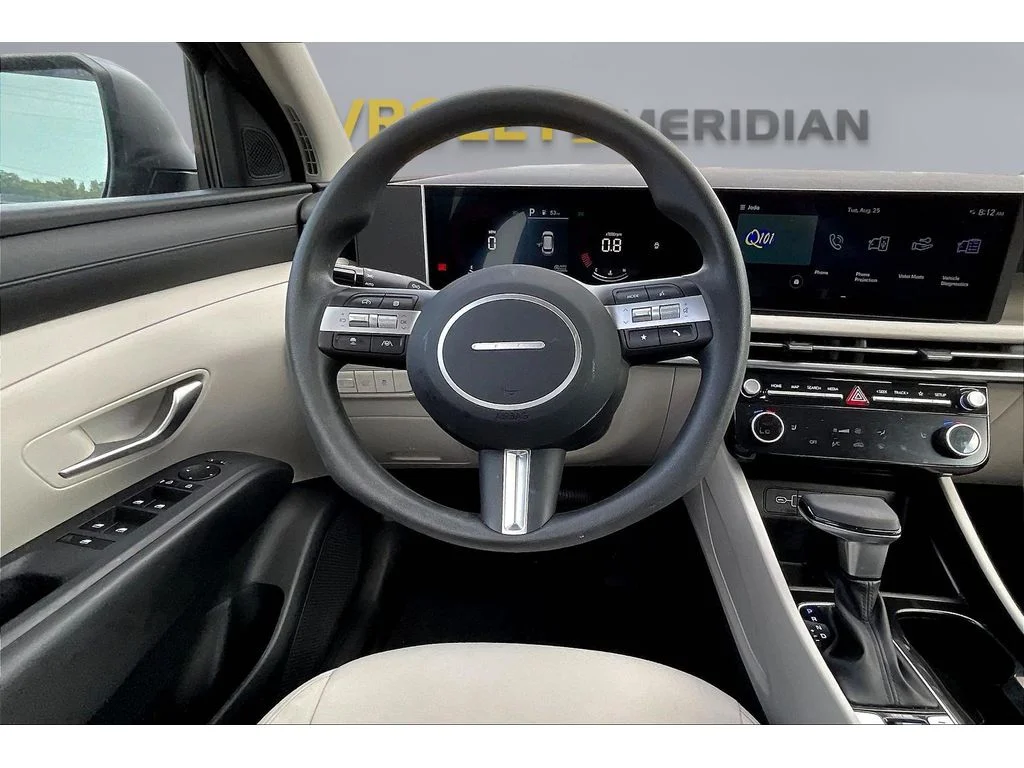 Used 2025 Gray Hyundai SEL image 5