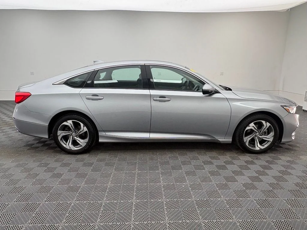 Used 2020 Silver Honda EX-L image 7