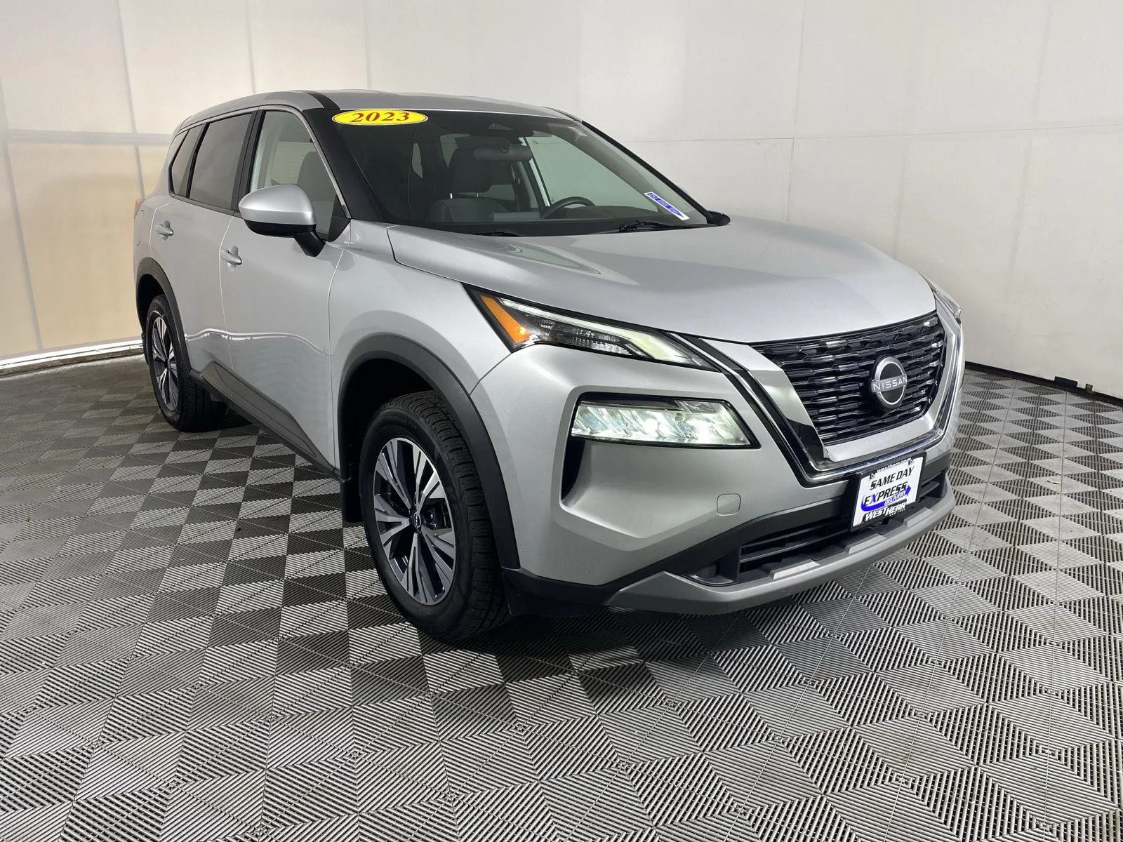 Used 2023 Brilliant Silver Metallic Nissan SV image 10