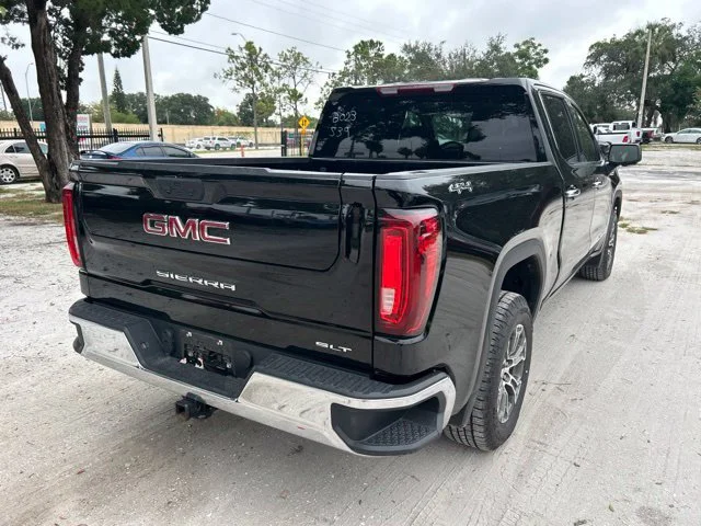 Used 2025 Onyx Black GMC SLT image 4
