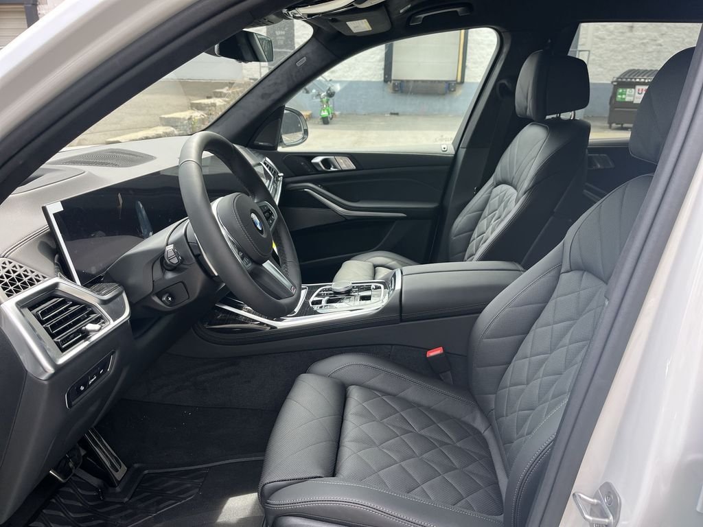 New 2027 White Metallic BMW xDrive40i image 11