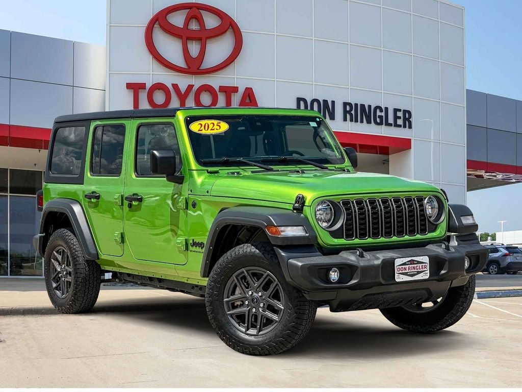 Used 2025 Green Jeep Sport S image 1