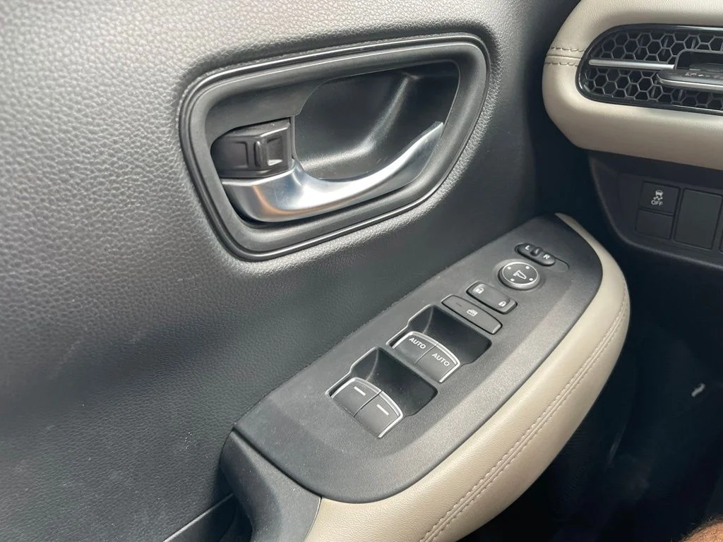 Used 2024  Honda EX-L image 17